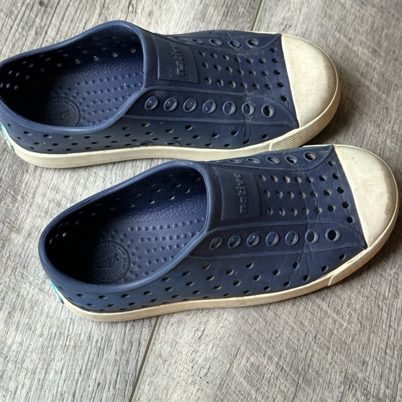 Native Shoes - Picture 2 of 3